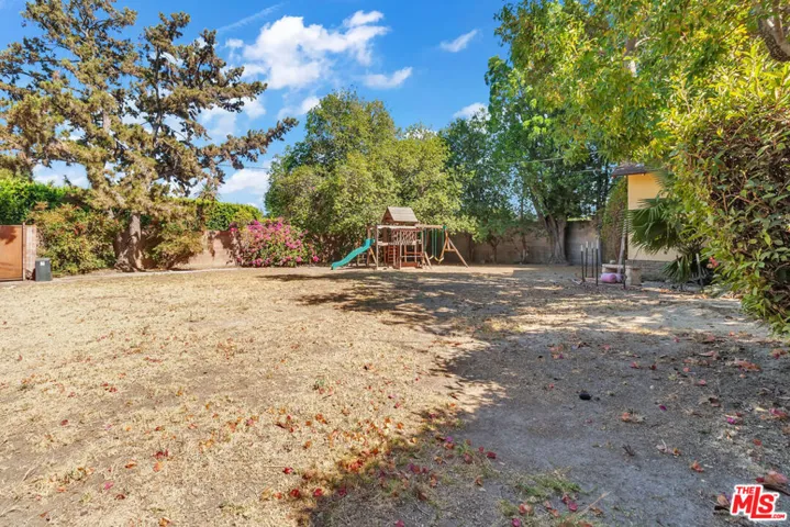9322 Lasaine Avenue, Los Angeles, California 91325