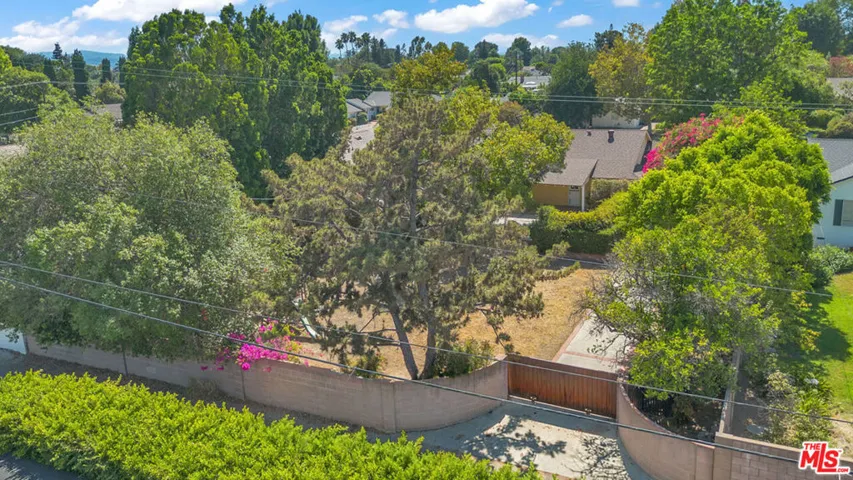 9322 Lasaine Avenue, Los Angeles, California 91325