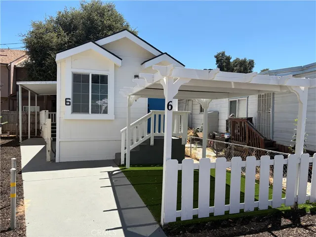5715 Santa Cruz 6, Atascadero, California 93422