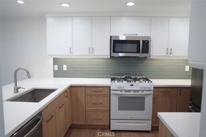 872 Bear Creek#7, Costa Mesa, California 92626