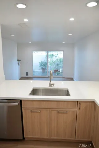 872 Bear Creek#7, Costa Mesa, California 92626