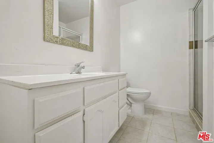 530 S Barrington Avenue 110, Los Angeles, California 90049