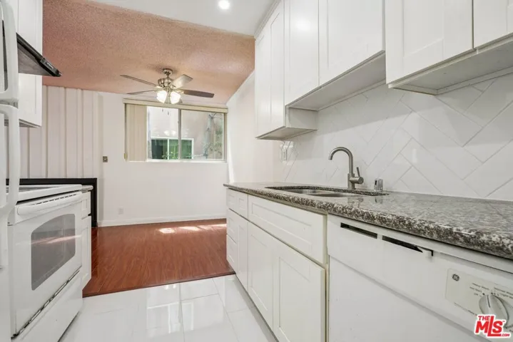 530 S Barrington Avenue 110, Los Angeles, California 90049