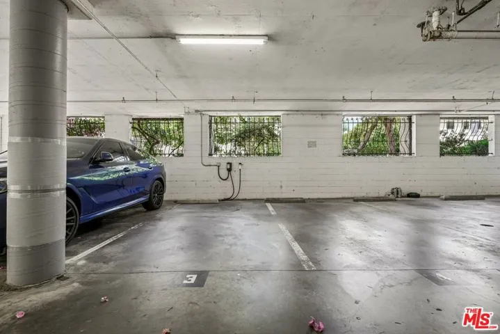 530 S Barrington Avenue 110, Los Angeles, California 90049