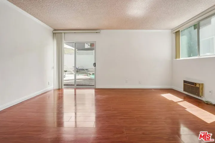 530 S Barrington Avenue 110, Los Angeles, California 90049