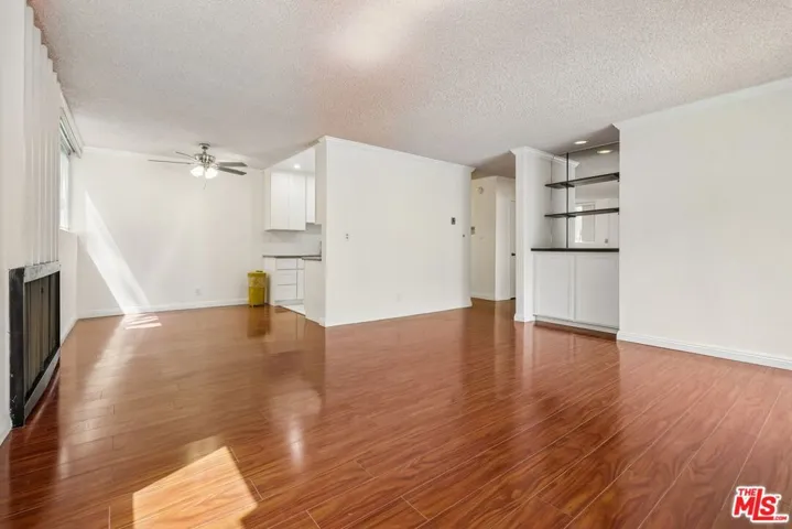 530 S Barrington Avenue 110, Los Angeles, California 90049