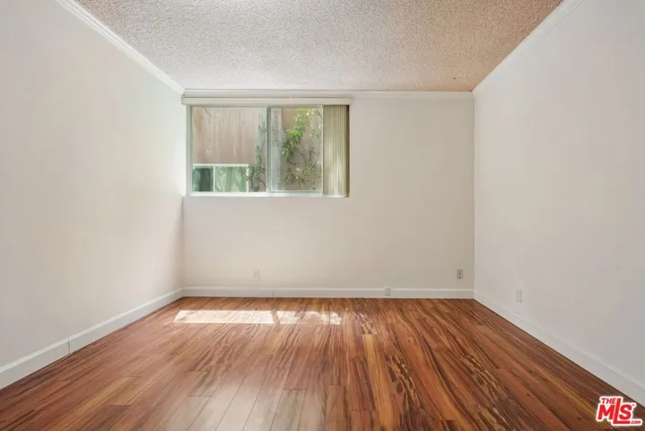 530 S Barrington Avenue 110, Los Angeles, California 90049
