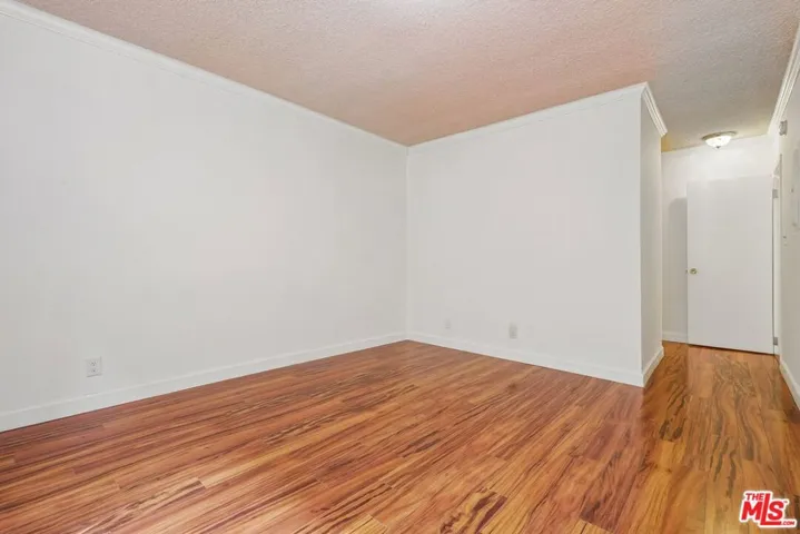 530 S Barrington Avenue 110, Los Angeles, California 90049