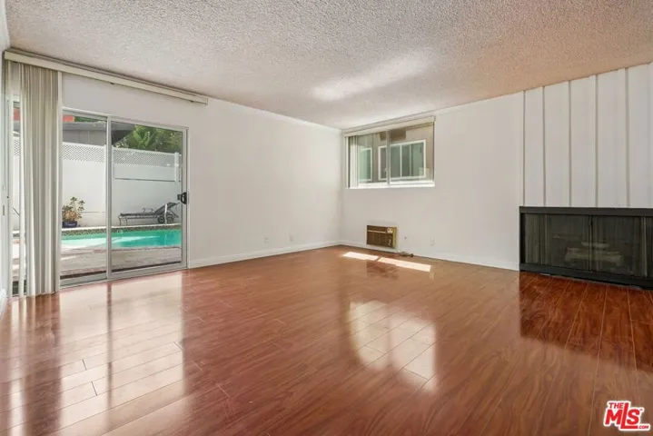 530 S Barrington Avenue 110, Los Angeles, California 90049