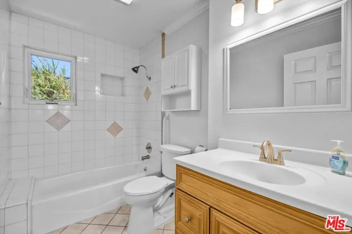 1328 10th Street 1/2, Santa Monica, California 90401