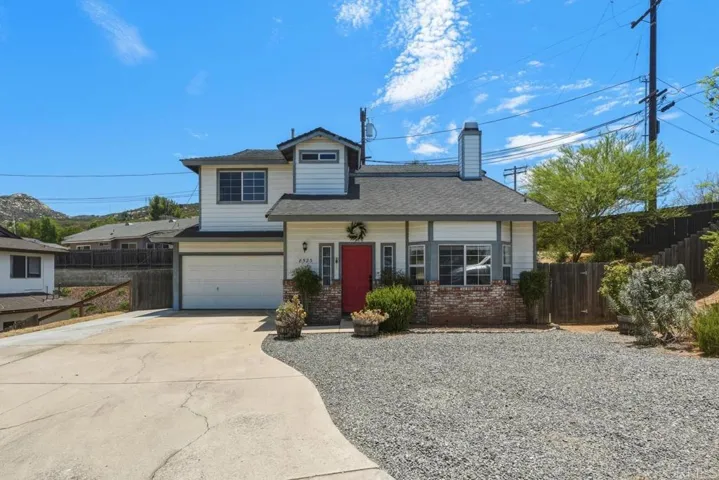 8523 Calle De Buena Fe, El Cajon, California 92021