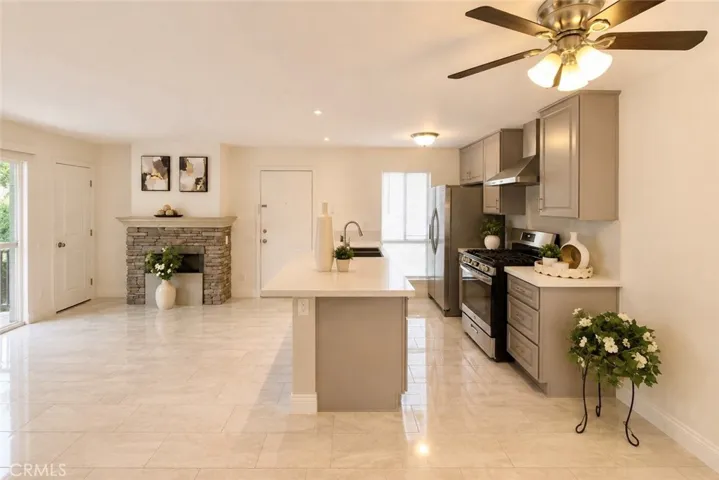 2827 S Fairview Street G, Santa Ana, California 92704