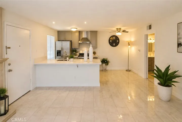 2827 S Fairview Street G, Santa Ana, California 92704