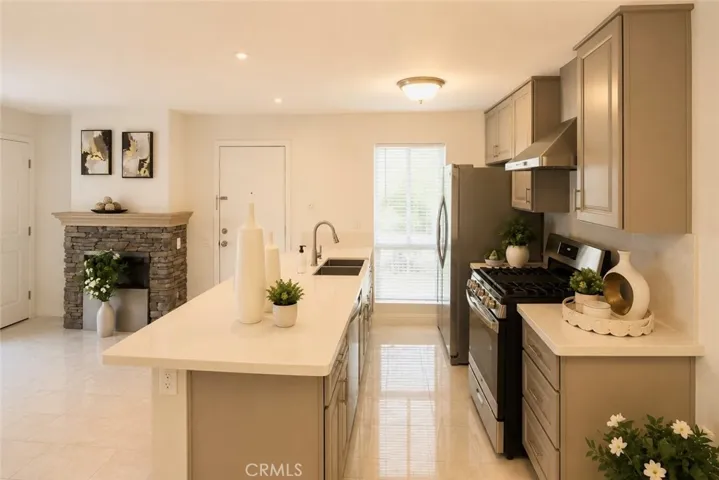 2827 S Fairview Street G, Santa Ana, California 92704
