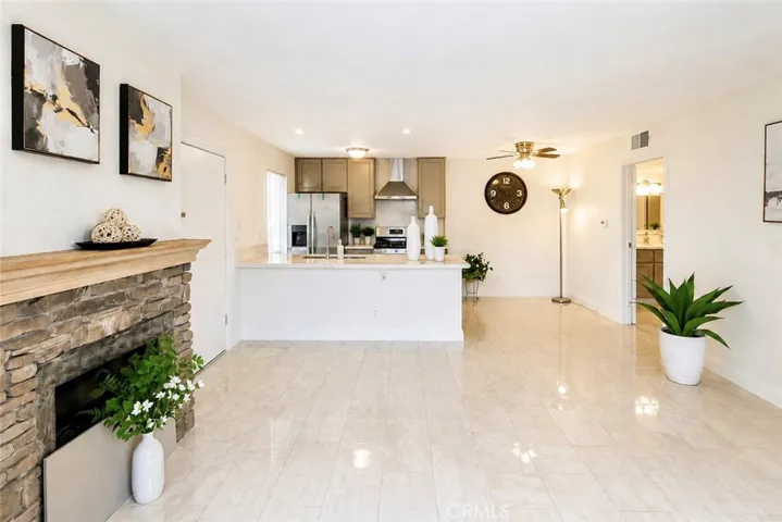 2827 S Fairview Street G, Santa Ana, California 92704
