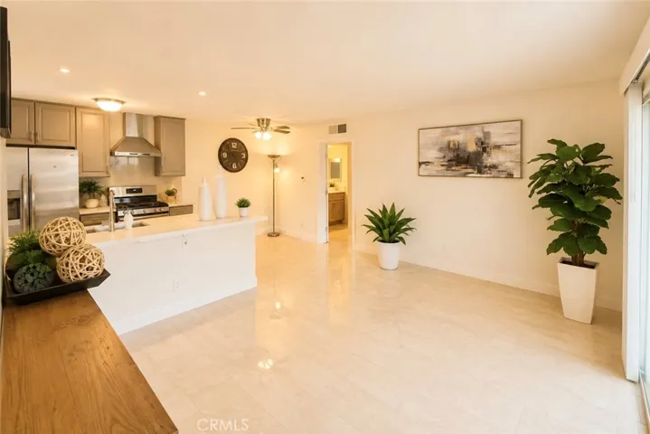 2827 S Fairview Street G, Santa Ana, California 92704