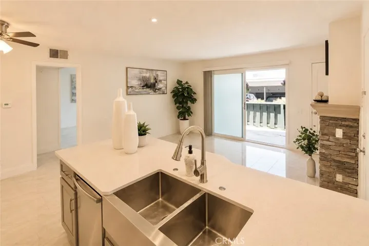 2827 S Fairview Street G, Santa Ana, California 92704