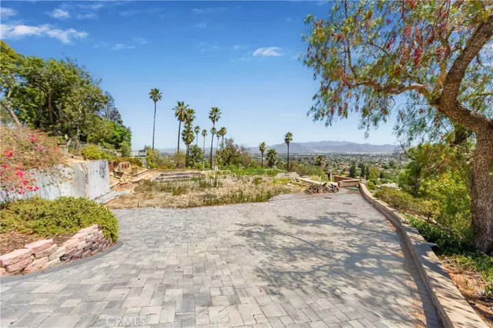 375 W Highland, Camarillo, California 93010