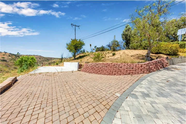 375 W Highland, Camarillo, California 93010
