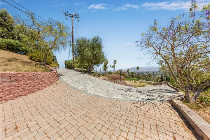 375 W Highland, Camarillo, California 93010