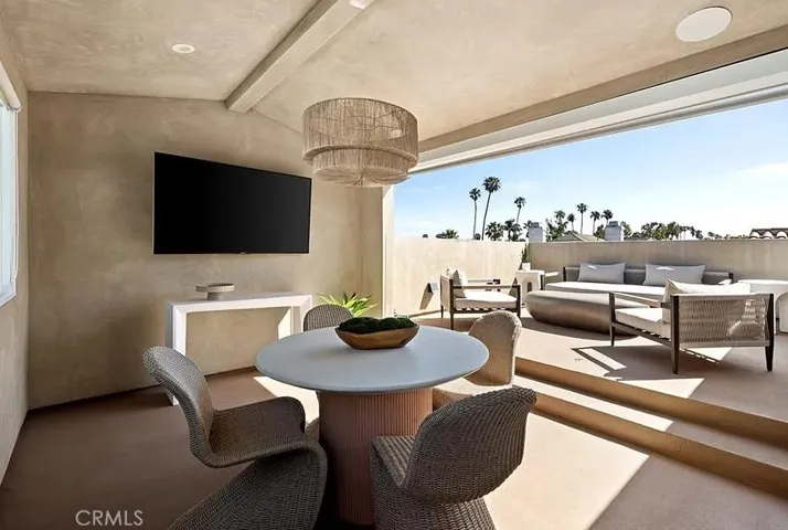 428 Fernleaf, Corona Del Mar, California 92625