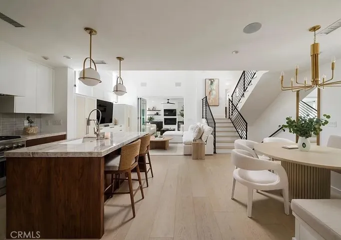 428 Fernleaf, Corona Del Mar, California 92625