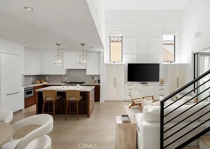 428 Fernleaf, Corona Del Mar, California 92625