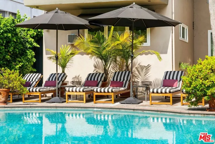 1330 N Crescent Heights Boulevard 16, West Hollywood, California 90046