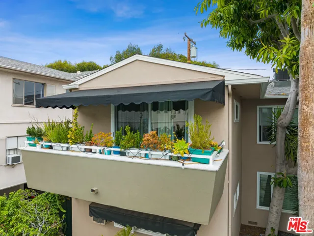 1330 N Crescent Heights Boulevard 16, West Hollywood, California 90046