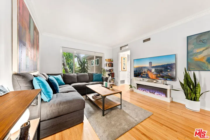 1330 N Crescent Heights Boulevard 16, West Hollywood, California 90046