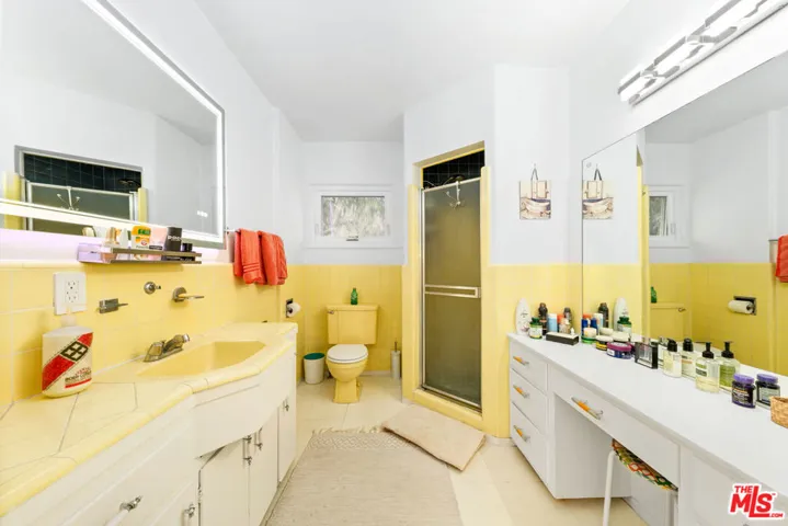 1330 N Crescent Heights Boulevard 16, West Hollywood, California 90046