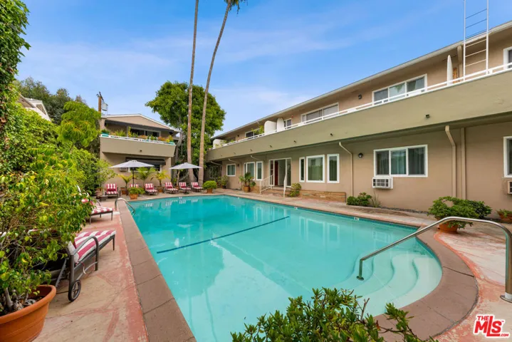 1330 N Crescent Heights Boulevard 16, West Hollywood, California 90046