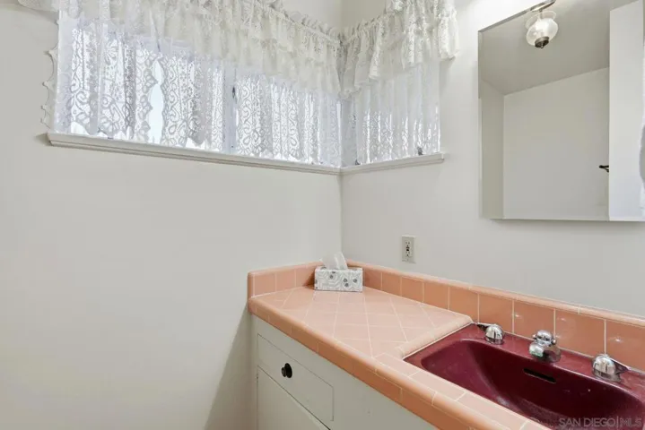 3623 Fenelon, San Diego, California 92106