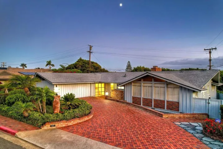 3623 Fenelon, San Diego, California 92106