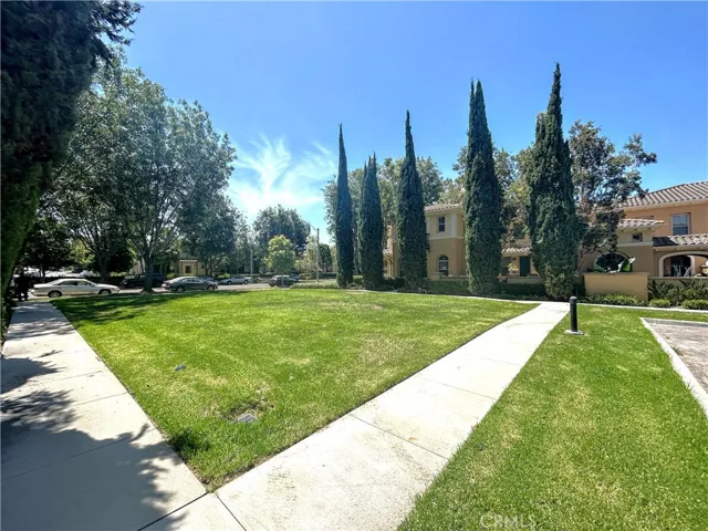 133 Chantilly, Irvine, California 92620