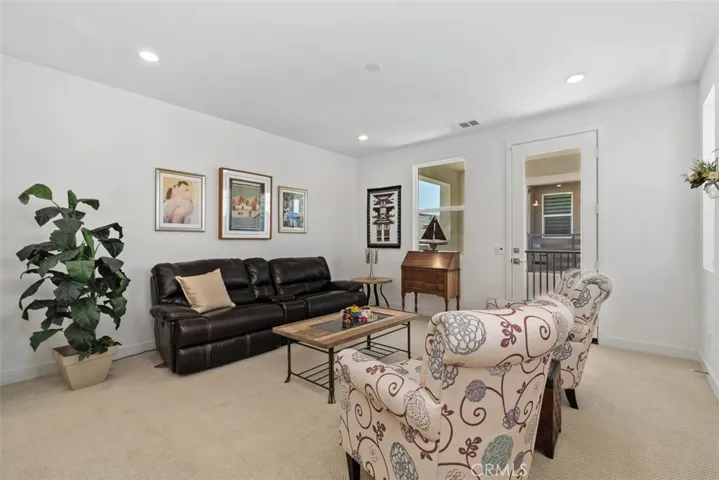 Large light and bright loft area
