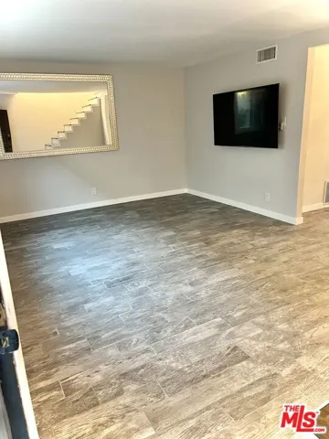 10817 Whipple Street 18, Toluca Lake, California 91602