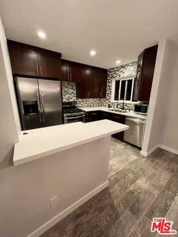 10817 Whipple Street 18, Toluca Lake, California 91602