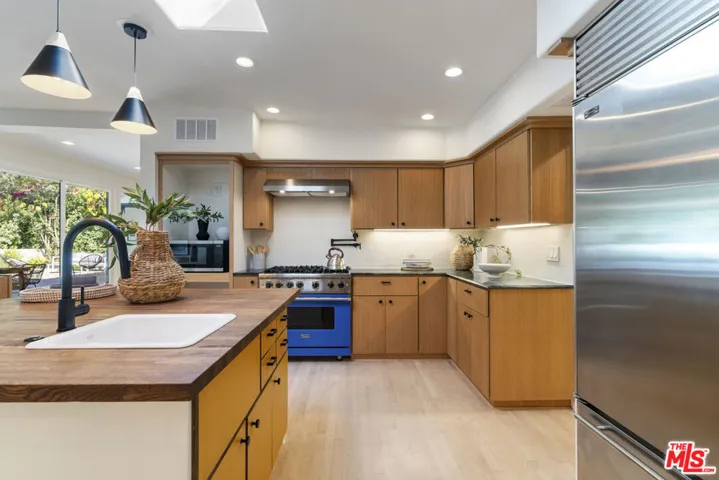 3108 Nichols Canyon Road, Los Angeles, California 90046