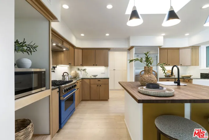 3108 Nichols Canyon Road, Los Angeles, California 90046