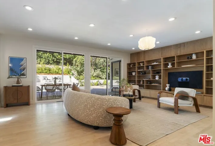 3108 Nichols Canyon Road, Los Angeles, California 90046