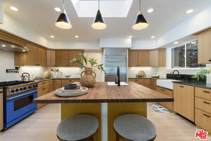 3108 Nichols Canyon Road, Los Angeles, California 90046