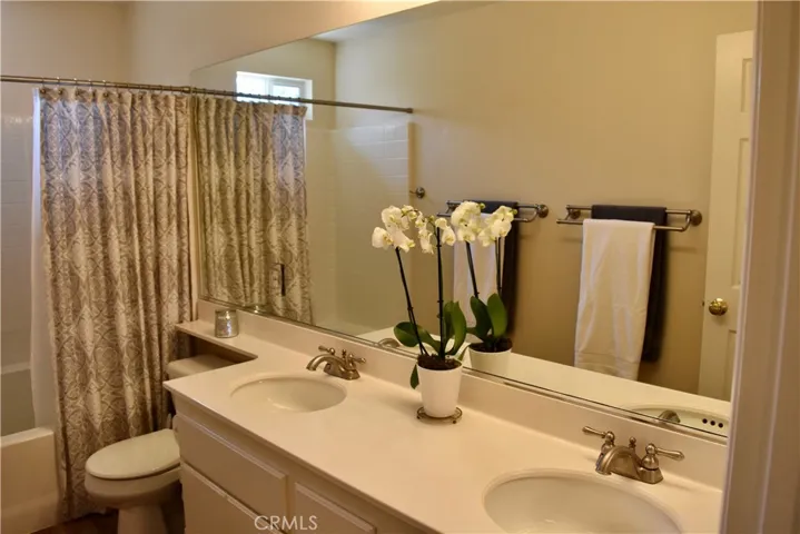 2nd Upstairs Bath