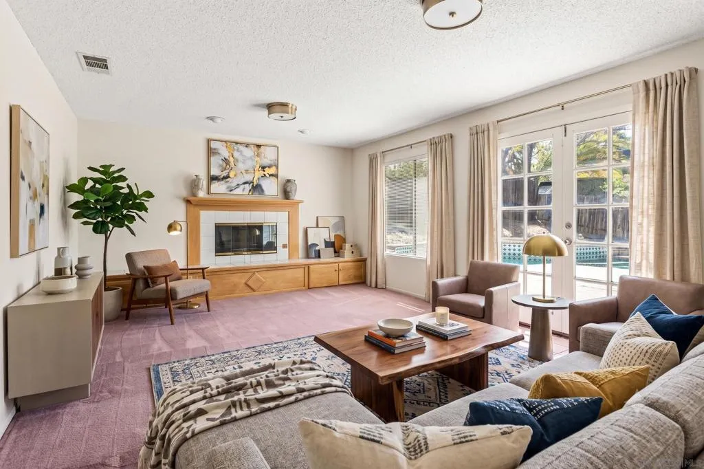 https://zimg.paragon.ice.com/ParagonImages/Property/PA/SDMLS/-531044/8/120/90/52222da69235f5690eebbdd7e82a1cb6/3/8e1c3f7e8cd6e2efea55380998856535/-531044-d36603b3-f088-4545-ae6d-1252534a4ddd.JPG