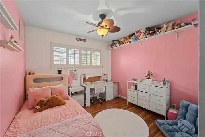 










Bedroom#2 Plantation Shutters & Ceiling Fan
