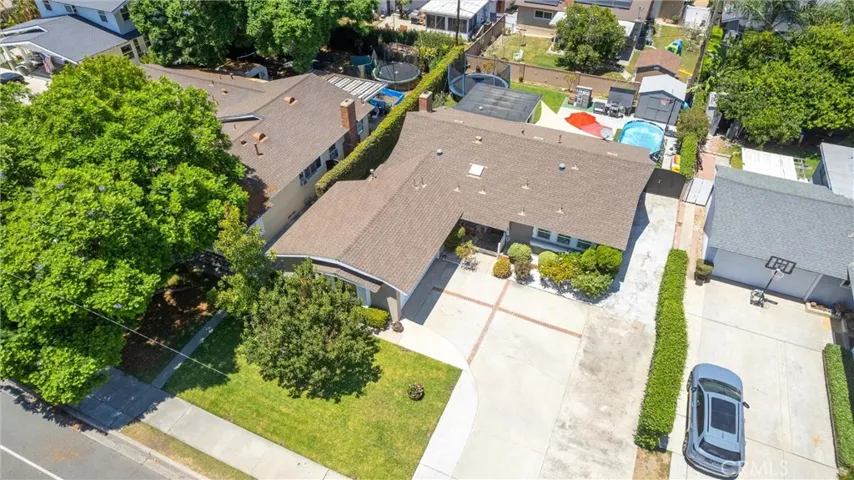 7650 Sq Ft Lot w/Plenty of Parking
