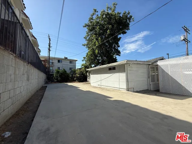 1116 Irving Avenue, Glendale, California 91201