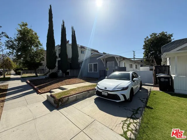 1116 Irving Avenue, Glendale, California 91201