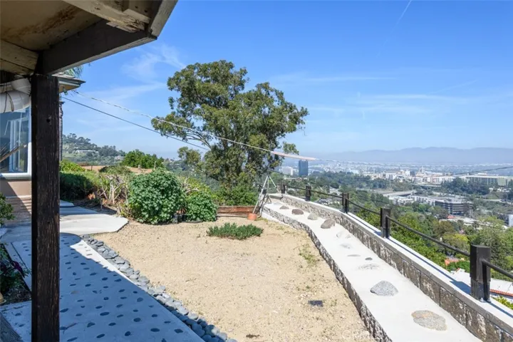 3118 Goodview Trail, Los Angeles, California 90068