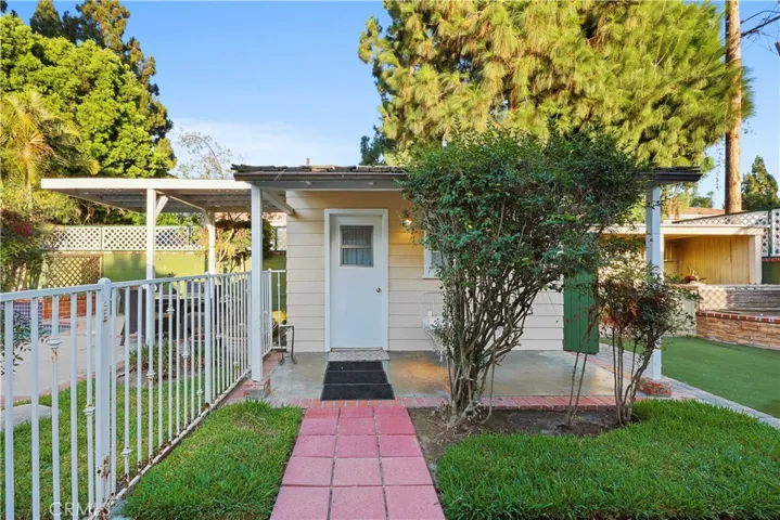 Bonus room - includes sauna, bathroom and laundry
